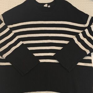 GAP Black and White Striped Women's Sweater Oversized